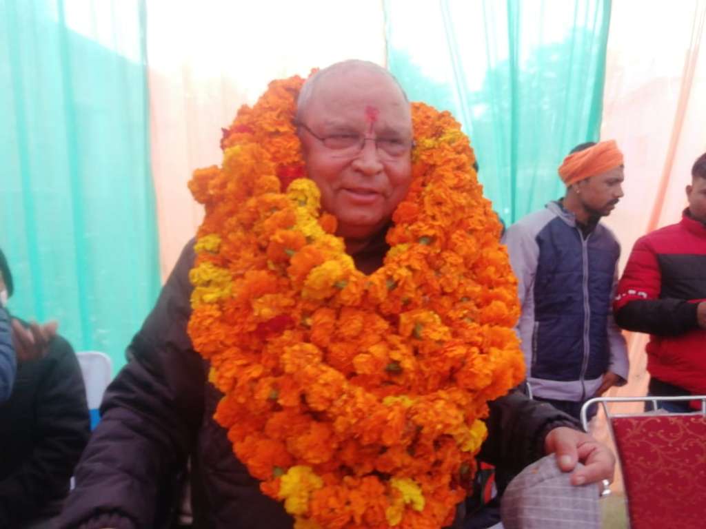हल्द्वानी: जीतपुर नेगी की जनता ने मंत्री बंशीधर भगत पर बरसाये फूल, नगर निगम में शामिल होने पर ऐसे किया स्वागत…