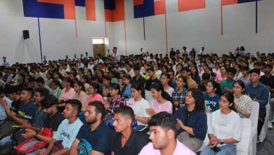 डायरेक्टर डॉ. मनीष कुमार बिष्ट, डीन एकेडमिक्स डॉ. एमसी लोहानी