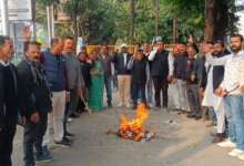 हल्द्वानी: स्वास्थ्य जांचों की दरों में बेतहाशा वृद्धि के विरोध में कांग्रेस का जोरदार प्रदर्शन