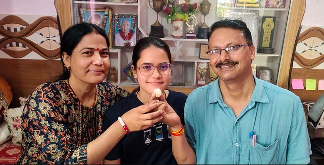 12वीं में 98.6% और JEE Main में भी 98.8 परसेंटाइल से अनुष्का ने रचा इतिहास