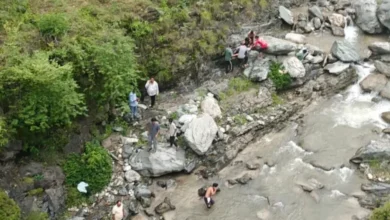 पिथौरागढ़ में दर्दनाक हादसा: सुनी पुल के पास जीप नदी में गिरी, आठ की मौत, छह घायल