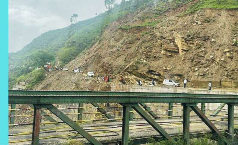 अल्मोड़ा: क्वारब के पास हल्के वाहनों के लिए खुला रास्ता, भारी वाहनों के लिए डायवर्जन लागू