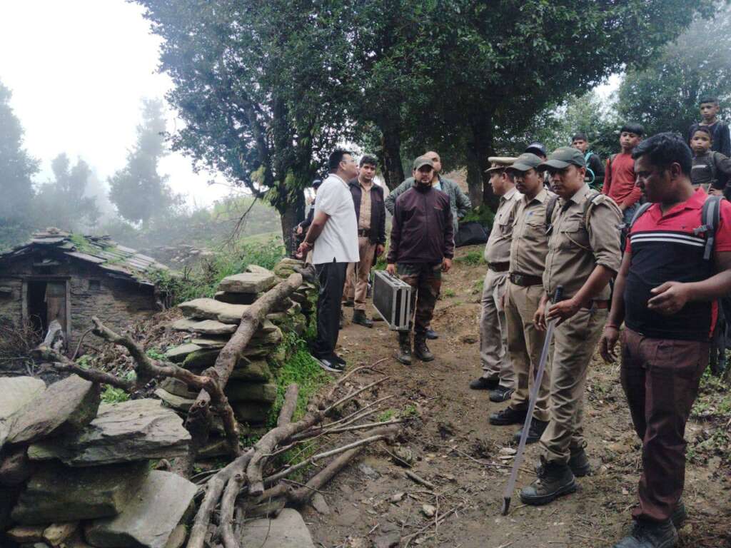 पैठाणी में भालू के आतंक, ड्रोन, ट्रैप कैमरे और स्नाइपर के साथ 17 विशेषज्ञों की टीमें तैनात