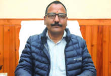 जिलाधिकारी नैनीताल ललित मोहन रयाल द्वारा दिए गए निर्देशों के क्रम में जिले के विभिन्न गांवों में चौपाल लगाकर विरासतन नामान्तरण के प्रकरणों का निस्तारण किया जा रहा है। जिलाधिकारी द्वारा दिए गए निर्देशासानुसार सुक्रवार को तहसील नैनीताल, धारी,एवं खनस्यूँ के अन्तर्गत राजस्व उप निरीक्षकों द्वारा विभिन्न ग्रामों में चौपाल लगायी गयी, तहसील नैनीताल अंतर्गत पट्टी नथुवाखान, तहसील धारी के अन्तर्गत विभिन्न स्थानों में 21 प्रकरण एवं तहसील खनस्यूँ के अन्तर्गत 12 प्रकरण प्राप्त हुए, इन चौपालों में कुल 33 प्रकरण प्राप्त हुए, सभी प्रकरणों का निस्तारण मौके पर ही किया गया।