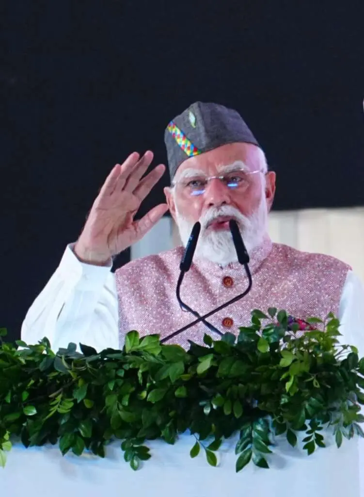 देहरादून: पहाड़ी रंग में रंगे प्रधानमंत्री मोदी, म्यारू नमस्कार, पैलाग सैंवा-सौंली