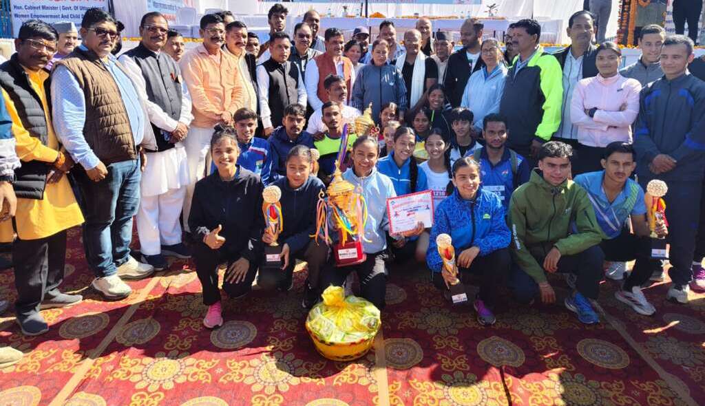 हल्द्वानी: नीरज ने जीता आँचल मैराथन का खिताब, पुष्पा ने महिला वर्ग में मारी बाजी