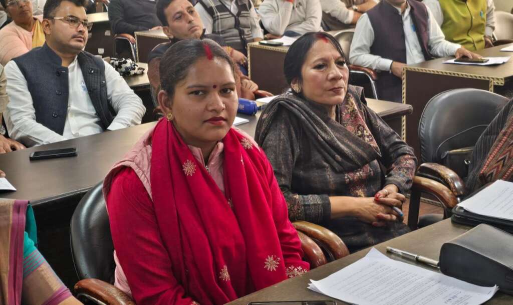 हल्द्वानीः नगर निगम बैठक में पार्षद प्रीति आर्या ने उठाये जनहित के मुद्दे