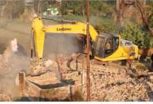 रामनगर: (वीडियो)-पुछड़ी में चला बुलडोज़र, अतिक्रमण हटते ही गाड़े गए पिलर