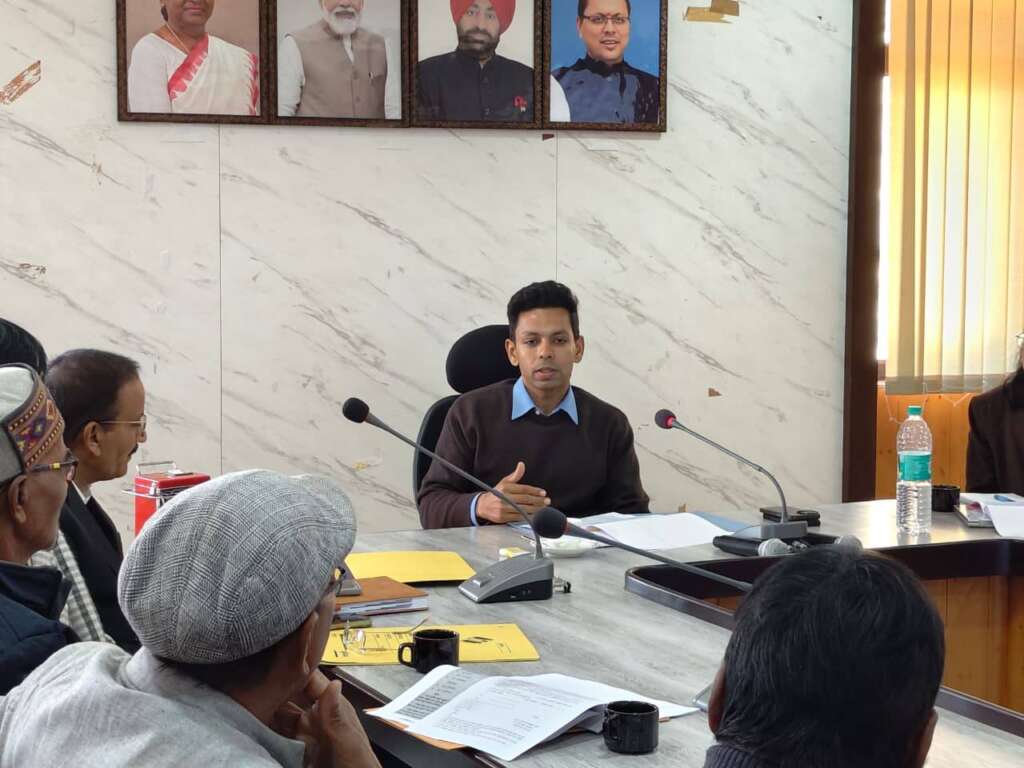 अल्मोड़ा: मतदाता सूची सुधार अभियान तेज, BLA नियुक्ति और सत्यापन प्रक्रिया की समीक्षा