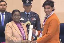  Cricket News: वैभव सूर्यवंशी राष्ट्रपति के हाथों हुए सम्मानित, मिला प्रधानमंत्री राष्ट्रीय बाल पुरस्कार सम्मान