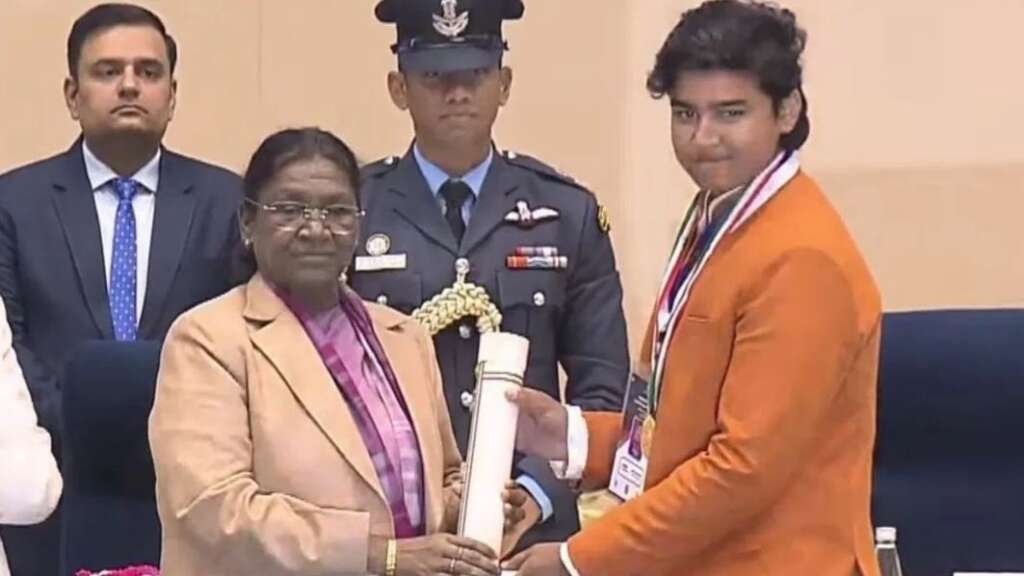  Cricket News: वैभव सूर्यवंशी राष्ट्रपति के हाथों हुए सम्मानित, मिला प्रधानमंत्री राष्ट्रीय बाल पुरस्कार सम्मान