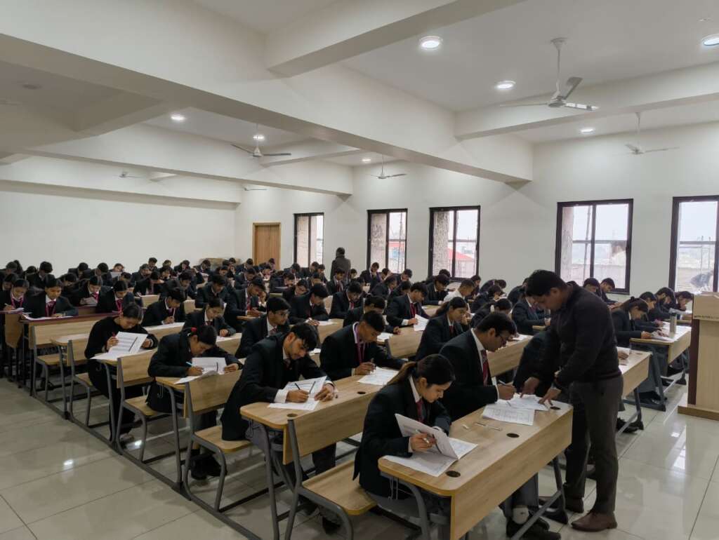 हल्द्वानी: ग्राफिक एरा हिल यूनिवर्सिटी में ‘भारत बौद्धिक’ राष्ट्रीय परीक्षा संपन्न