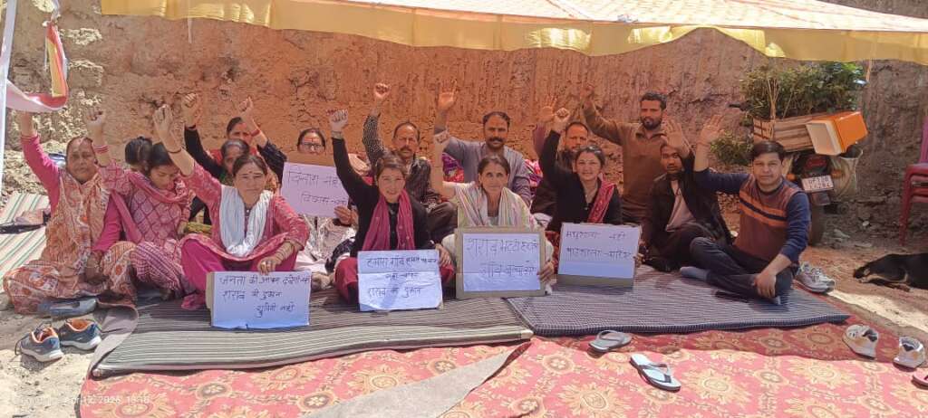 घटगढ़ में वाइन शॉप खोलने का विरोध, ग्रामीणों ने उठाए गंभीर सवाल