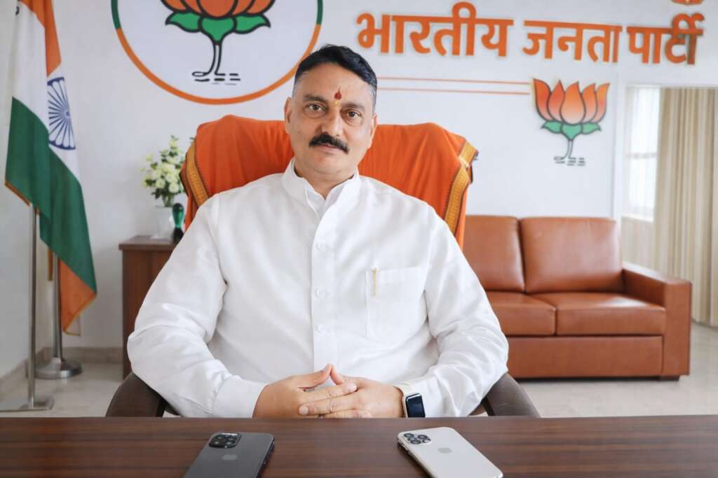 अल्मोड़ा: प्रवासी जनगणना में गांव लौटें, जन्मभूमि का कर्तव्य निभाएं: बिट्टू कर्नाटक