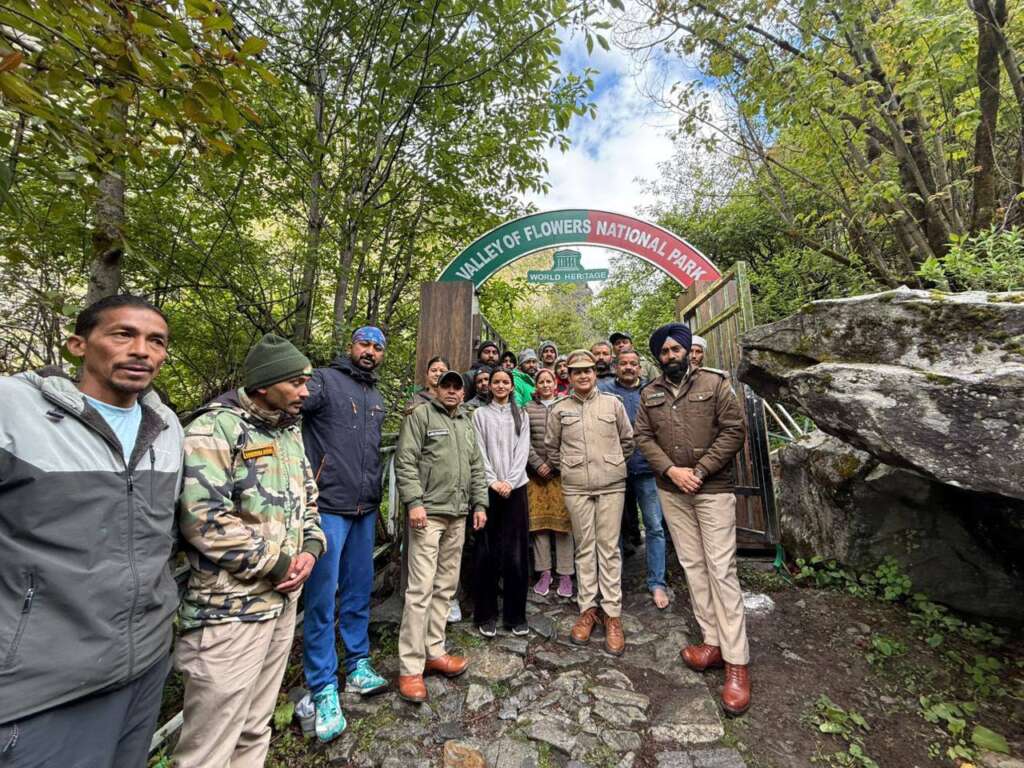 Valley of Flowers, Flowers Valley Uttarakhand, Chamoli News, Nanda Devi National Park, UNESCO World Heritage Site, Uttarakhand Tourism, Himalayan Flowers, Trekking in Uttarakhand, Valley of Flowers Open, Nature Tourism India