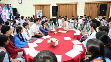 cm dhami sawad studnet