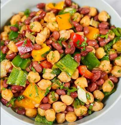 Healthy Breakfast, Vegetarian Salad, Protein Rich Salad, High Protein Diet, Healthy Diet, Fiber Rich Food, Breakfast Ideas, Vegetarian Food, Healthy Eating, Nutrition, Protein Foods, Weight Management, Fitness, Wellness, Healthy Lifestyle